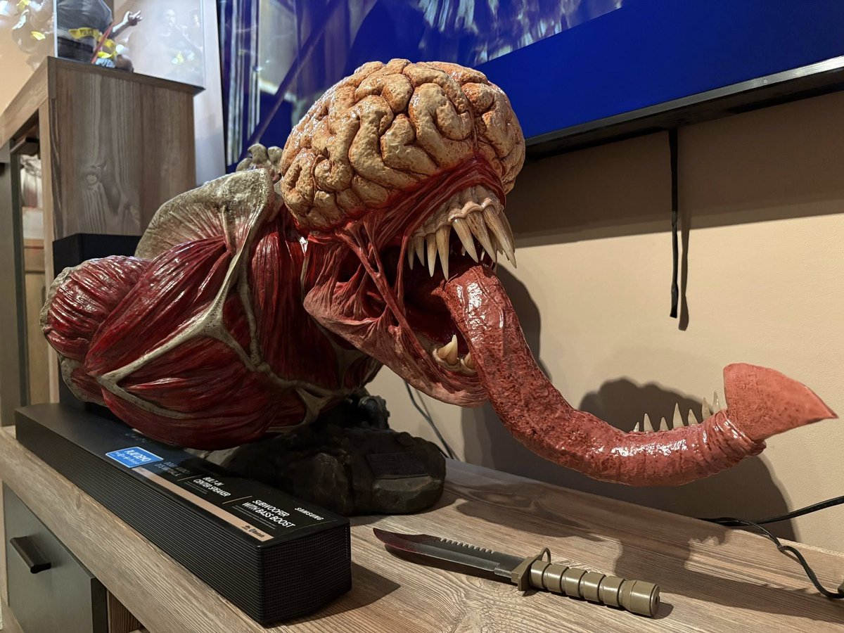 PureArtsLimited's tweet image. Christmas came early for Koós, who added the Resident Evil 2 Licker Bust to their collection!

Get yours now ➡️ ow.ly/pbHy50XH7Zx

📸 Show us your PureArts collection! Tag us &amp;amp; use #PureArtsSnap