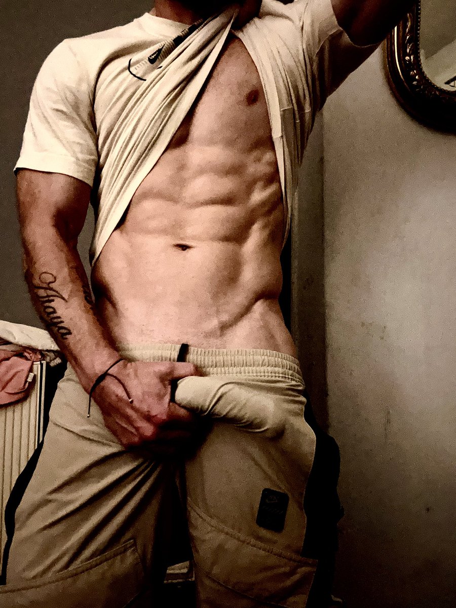 Axel blew tweet media