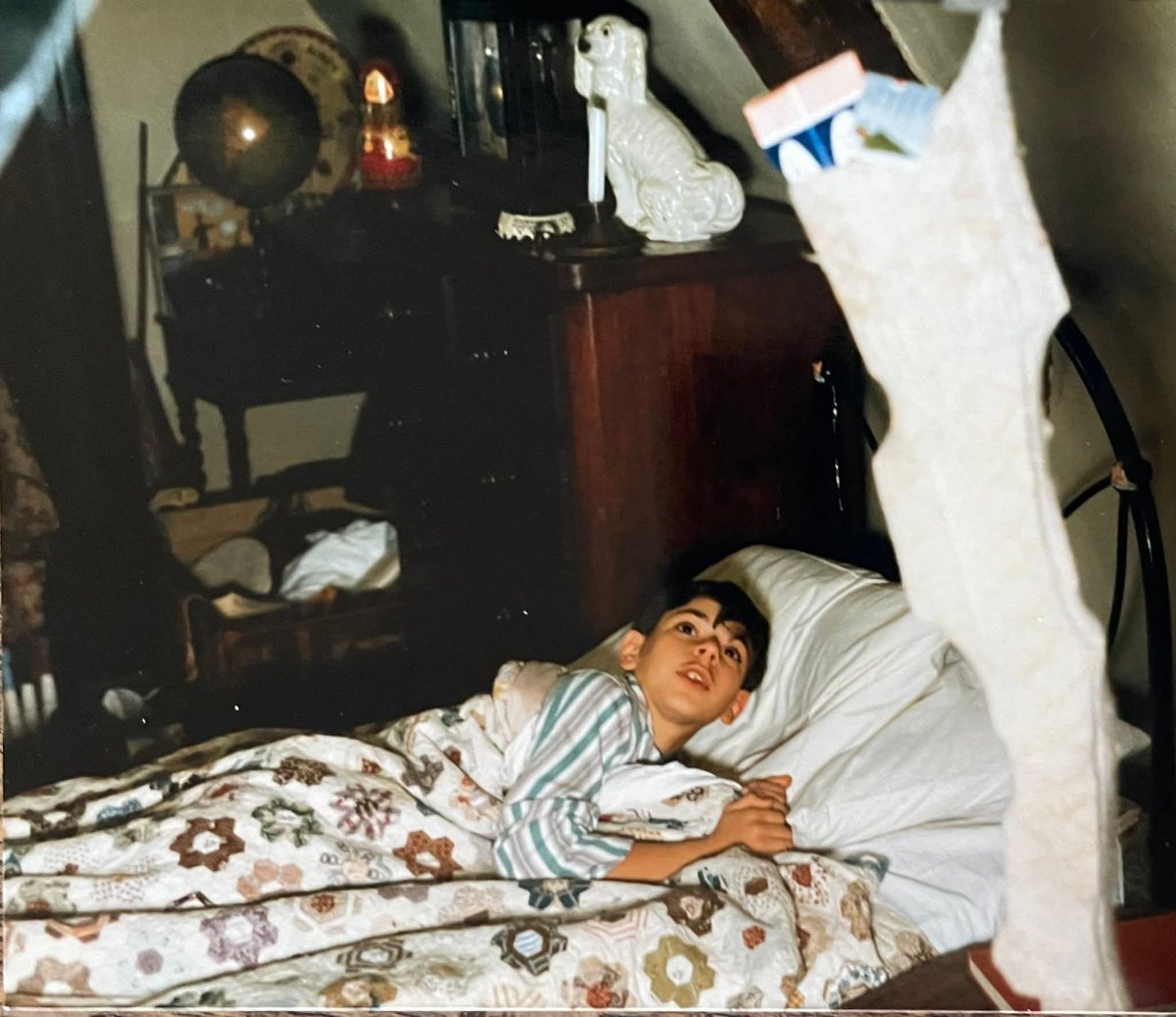 TheKnowe's tweet image. Two wonderful photos of Alec Christie and Daphne Oxenford.
📸 Alan Spalding, production designer on The Children Of Green Knowe 💚 #THECHILDRENOFGREENKNOWE