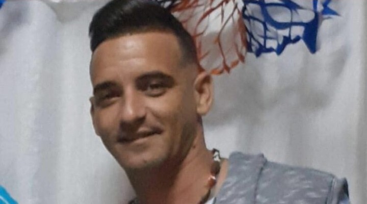 🇨🇺 Su nombre es  Eduardo Álvarez Rigal,  preso politico sentenciado a 13 años de prisión por protestar pacíficamente el 11J. Pedir libertad no debe ser un delito. No lo dejemos solo.