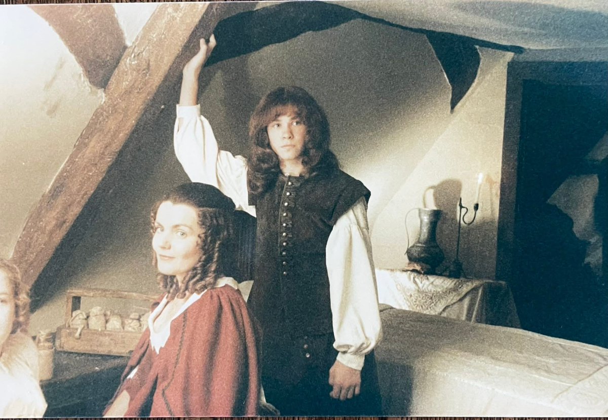 TheKnowe's tweet image. Behind the scenes photographs of the BBC's The Children Of Green Knowe. Kindly shared by Alan Spalding 💚
#childrenofgreenknowe