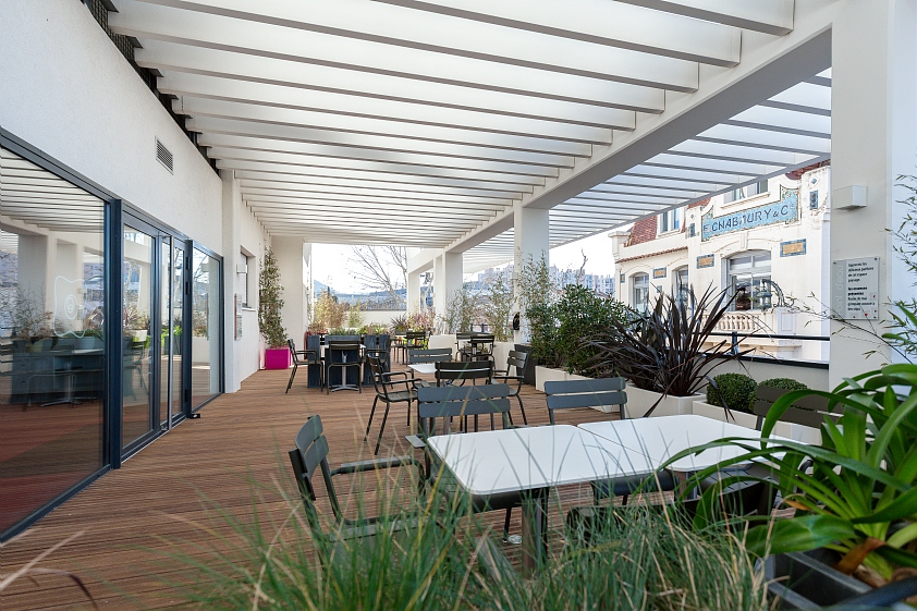 En recherche d'une belle résidence Senior sur Marseille ? Les Senioriales en ville de Marseille St Loup, contactez nous pour en savoir plus : contact@famillys.fr  #location #Senioriales #seniors #retraite