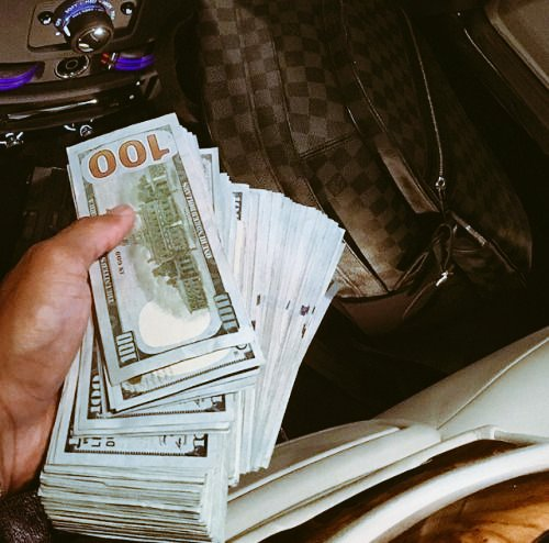 Rxppingrhymes's tweet photo. She had more money and properties than you can think, yet Kali just use enough to buy whore lingeries to her bandmates and the women that she's interested. 🦍🤞🏿✨ https://t.co/umTbAo0JpT