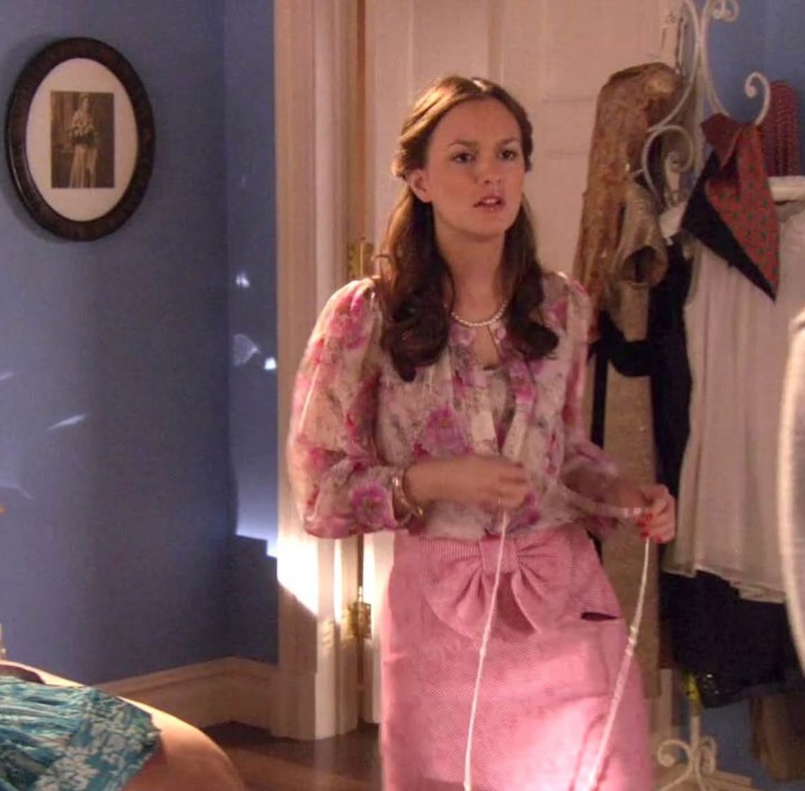 “ya no lo tenemos en rosa, te interesa en negro o en azul?”
yo: