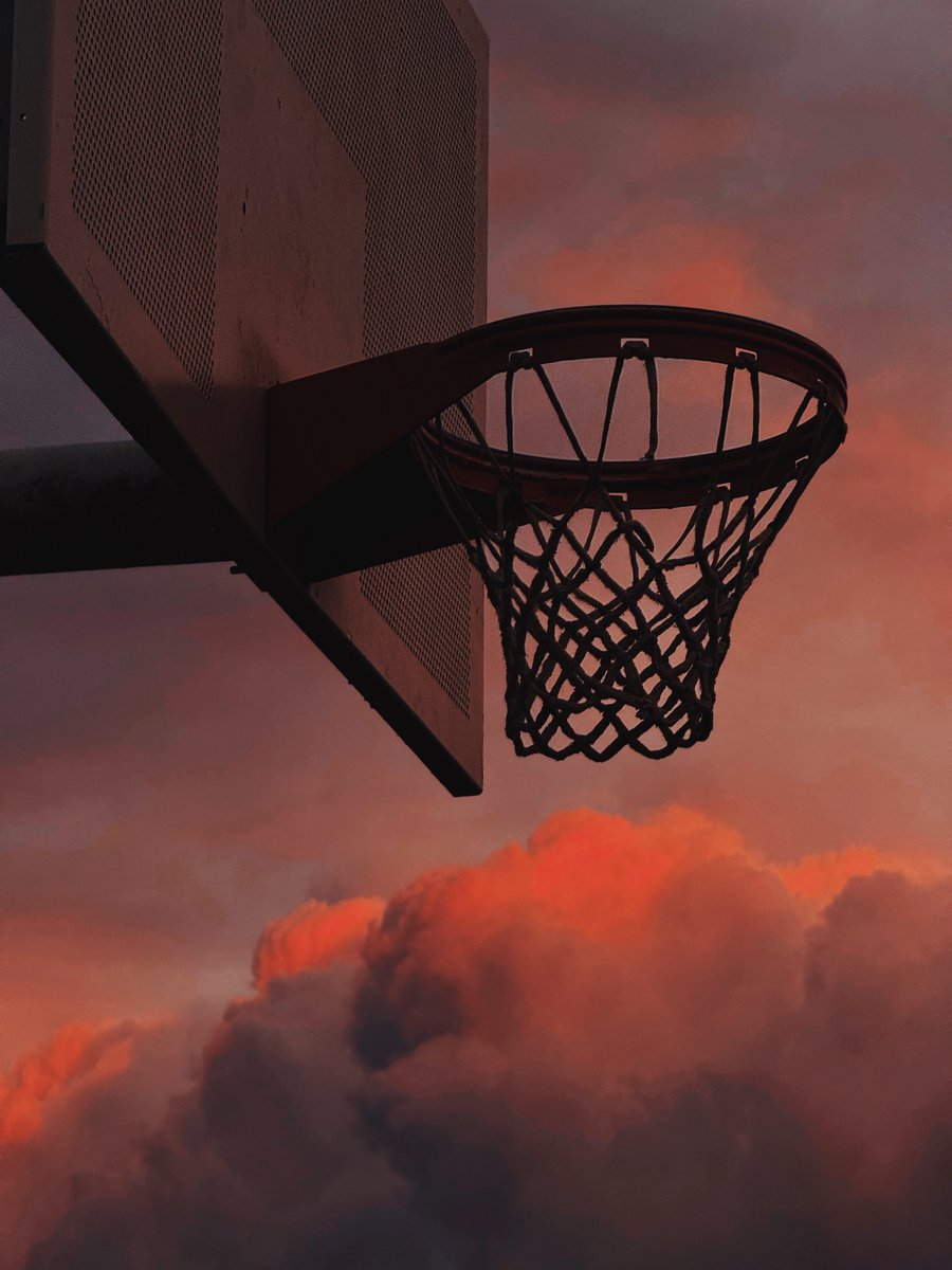 vsco's tweet image. Joe Greer has a way of finding meaning in the in-between. His street photographs capture moments that feel both spontaneous and intentional, shaped by a deep understanding of storytelling and image-making.

Learn how photographers make it with VSCO: vs.co/Jg7o/k3e80oso