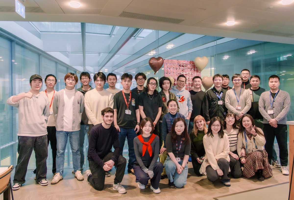 gyangMedIA's tweet image. 🎄✨🎉 End-of-year vibes at #YangLab! 🎉✨🎄
 yanglab.fyi

We talked 🗣️, ate 🍕🍰, laughed 😆

Merry Christmas 🎄🎁 &amp;amp; Happy New Year 🎆🥂
Next year: more interesting &amp;amp; impactful for #RandD 🚀🔥

#YearEndVibes #TeamAppreciation #GoodFoodGoodPeople #NextYearGoals 🎉✨