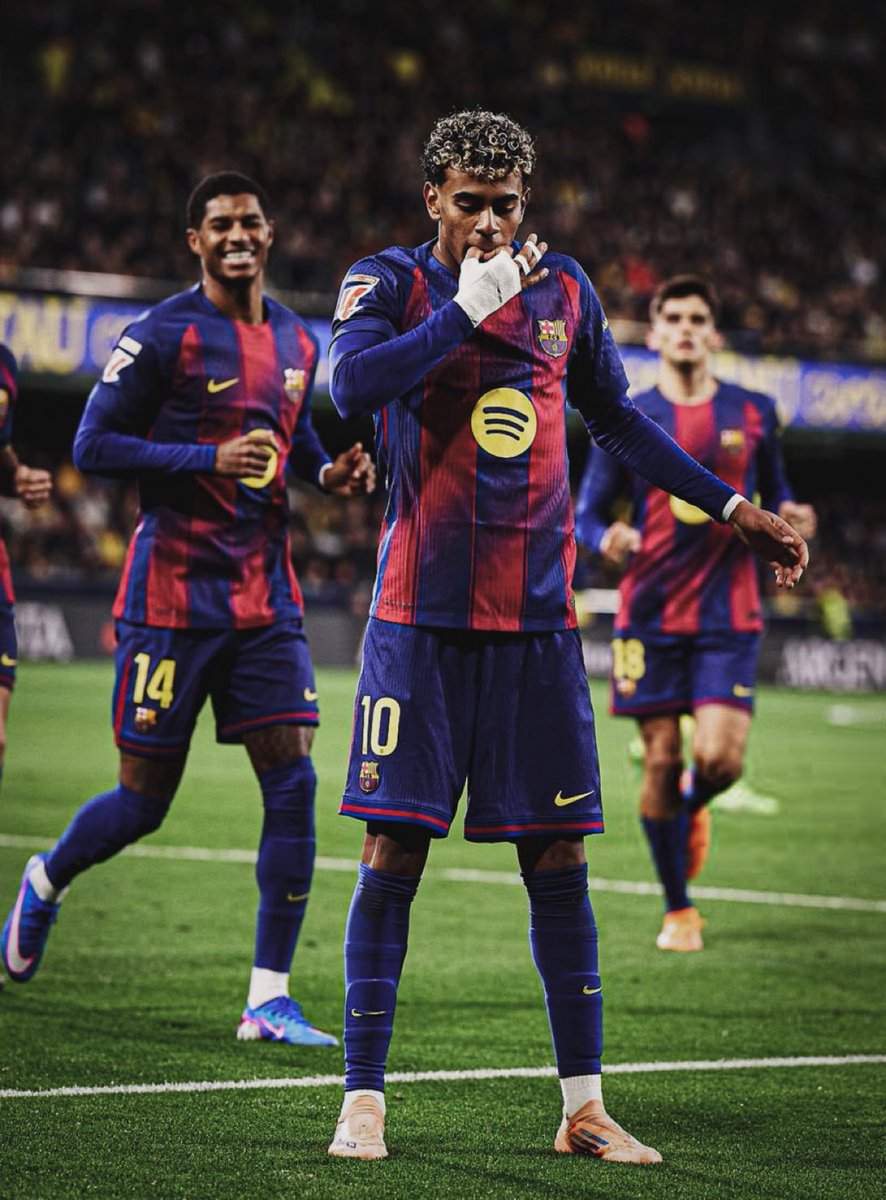 Fikayofmars's tweet image. The sooner you realize the amount of personality Lamine Yamal embodies, the sooner you make peace with it and the better for you. 

Whistle him for no damn reason, he scores, whistles you back, you rest. Se fin.