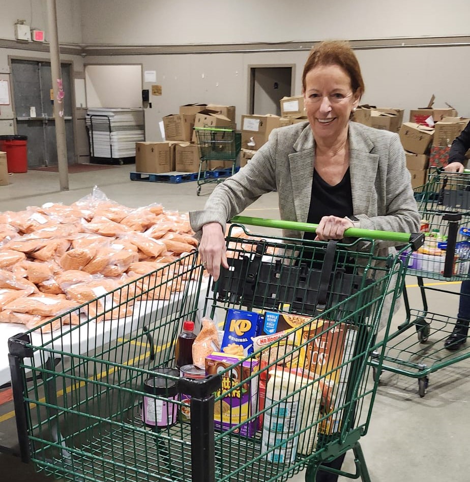 Volunteers rolled shopping carts around to collect a balance of goods for packing Christmas hampers at @StorehouseSociety Many families could use a little help &amp; a little Christmas cheer this year. Pitch in!