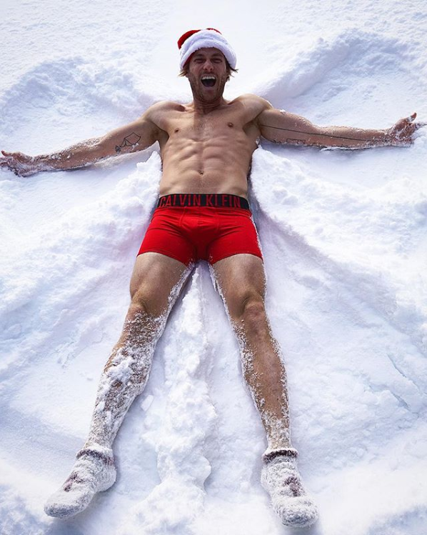 Dehvastation's tweet photo. It's that time of year where I do snow angels for fun. #AviUpdate https://t.co/M81s9gyFe0