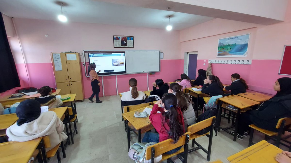 KozanSur's tweet photo. #MEBİKullanıyorum @tcmeb @Diyarbakirmem @SurMilliEgitim @ErnezDemir https://t.co/RXjwDhaECX