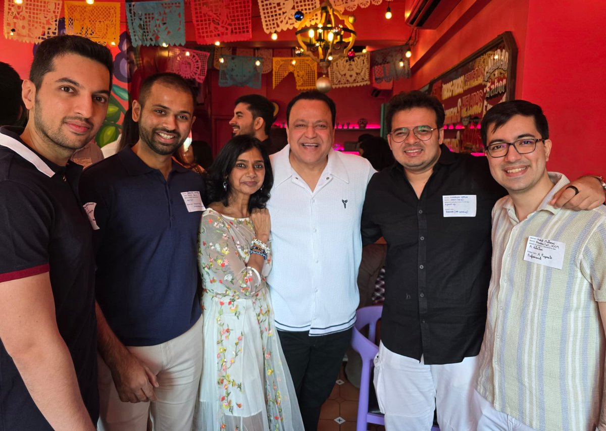 avmalumni's tweet photo. Reunited and it feels so right. Grateful for the memories , the mates and milestones.

Met old friends and made some new friends 
#alumnireunion https://t.co/q1yypoIOxB