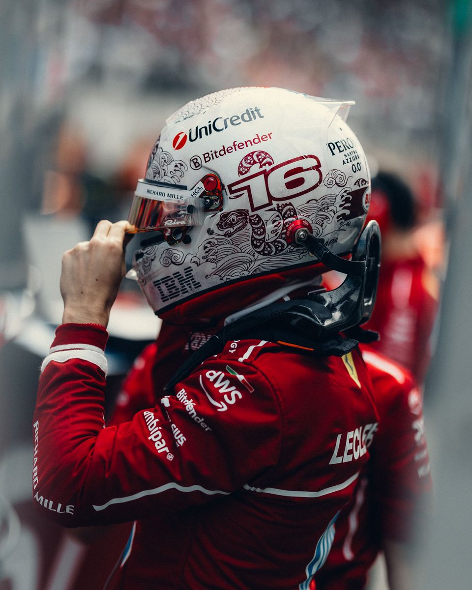 leclercsletters's tweet image. one of his prettiest helmets of the season