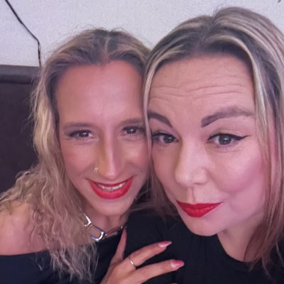 Kellarooo's tweet image. #NewProfilePic my gorgeous friend Alison ❤️