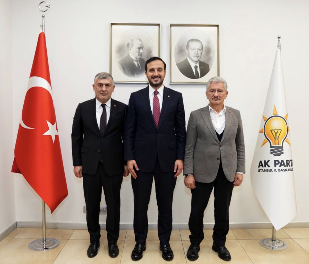 AK Parti Başakşehir İlçe Başkanı olarak atanman hayırlı olsun abim.
Bu görevi en güzel şekilde yapacağına, Başakşehir’imize ve davamıza çok güzel hizmetler kazandıracağına yürekten inanıyorum.
Rabbim yolunu açık etsin, yükünü hafifletsin, yardımcın olsun.
Her zaman yanındayız,