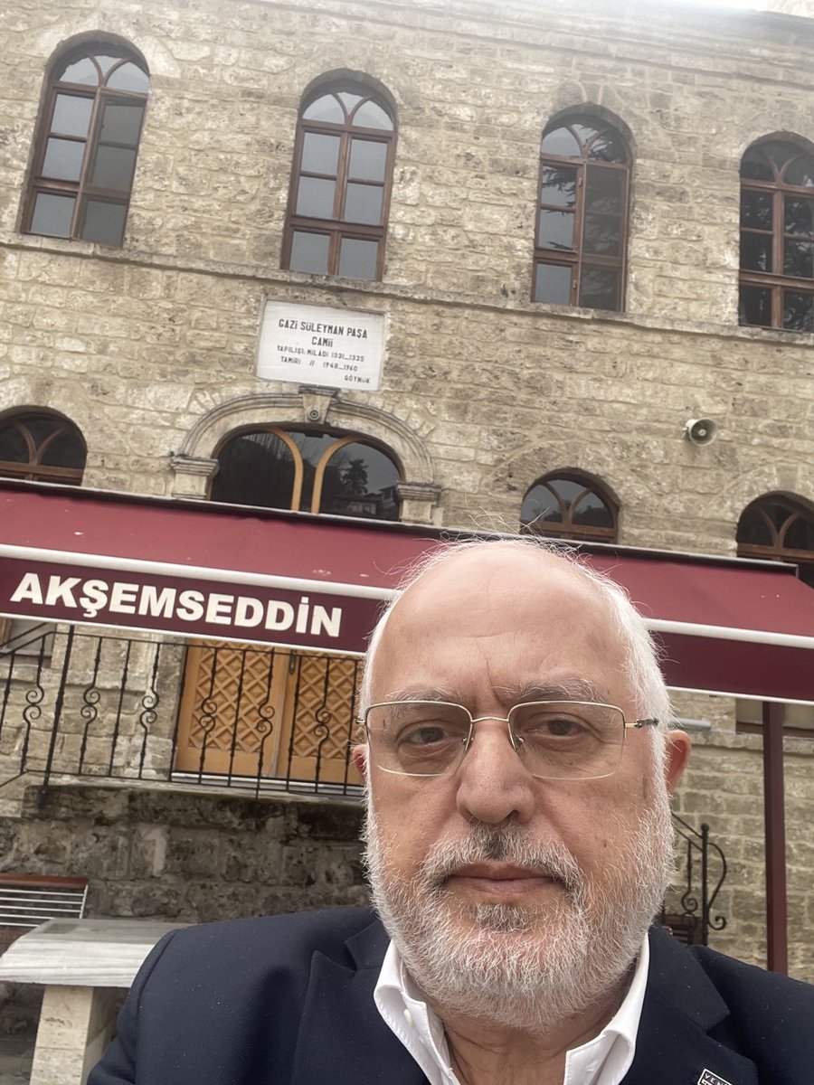 Göynük’te metfun bulunan 
Fatih sultan Mehmet hanın hocası büyük mürşidi Kamil
AKŞEMSETTİN Hz lerinin türbesini ziyaret ettik.
Allah yeni Akşemsettin’ler Fatihler göndersin.