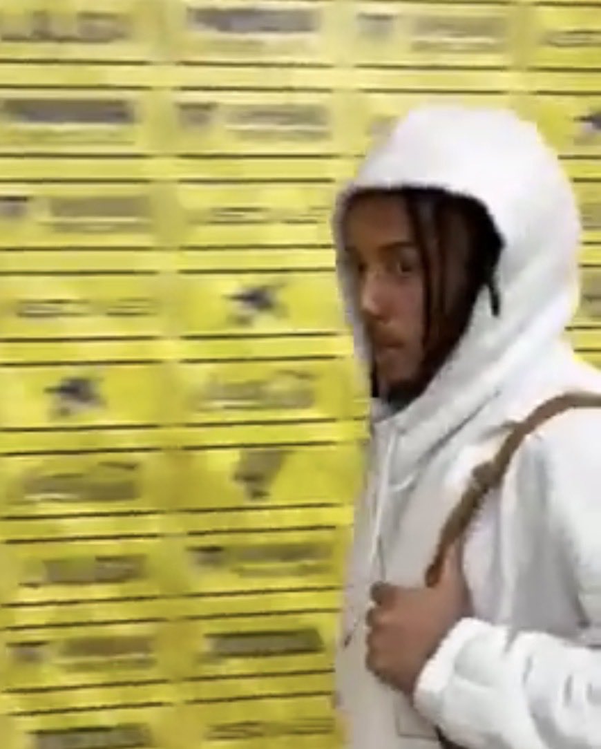 ❓¿Estás lesionado?

🗣️ Koundé: "No."

❓¿Jugarás la Supercopa de España?

🗣️ Koundé: "Sí."