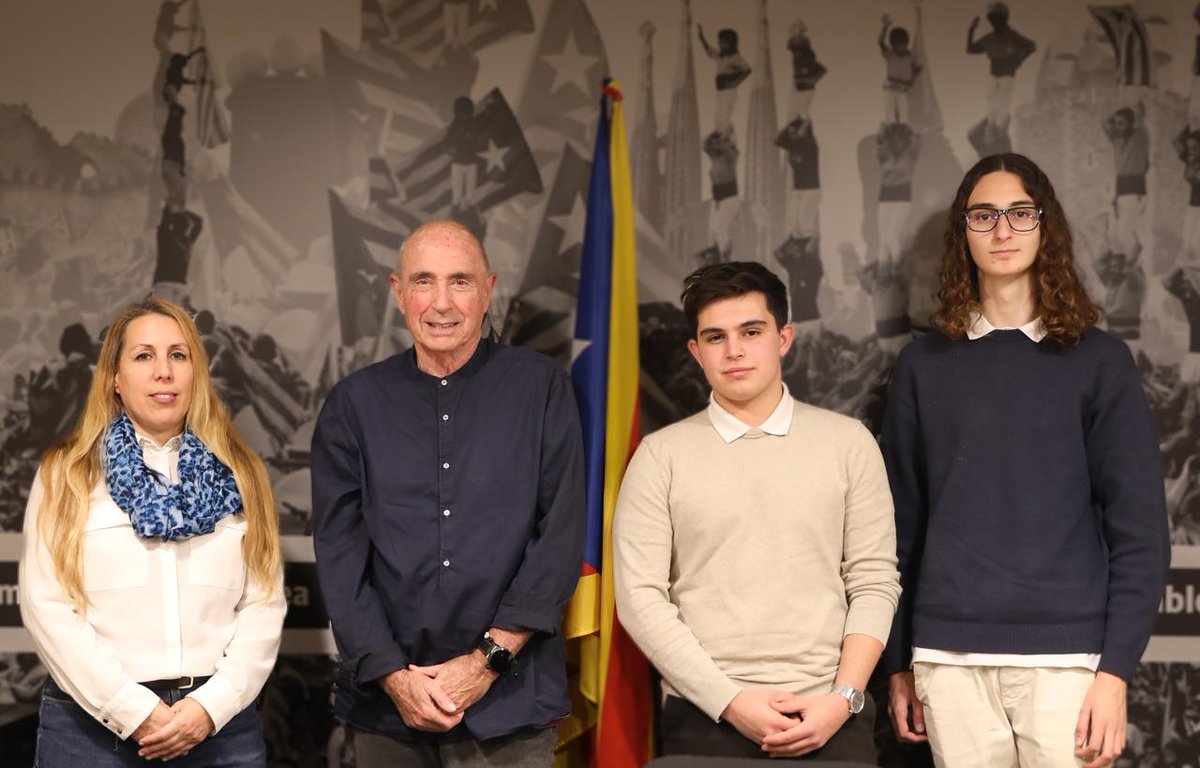 L'enhorabona!!! Treballarem plegats i sense descans per la independència.
Sort en el camí i amunt!!!🤝