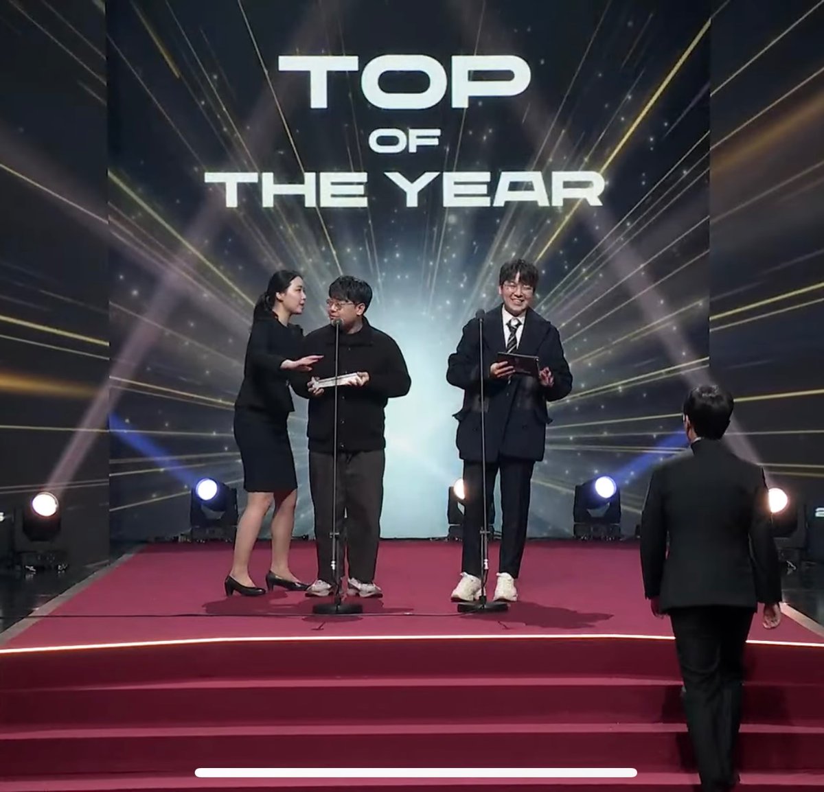 wwxwashere's tweet image. name someone who deserves this award