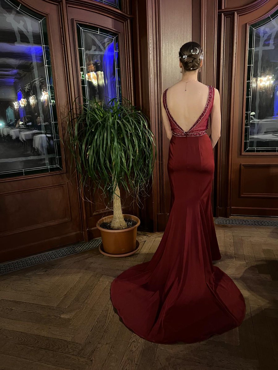 Danke <a href="/dagilp_lbh/">dagilp_lbh 🐨🫶</a> und Orga-Team für diesen Wundervollen Ball. Wegen Corona hatte ich nie einen wirklichen Abschlussball, dies hier war aber sicherlich hunderte Male besser 🥰