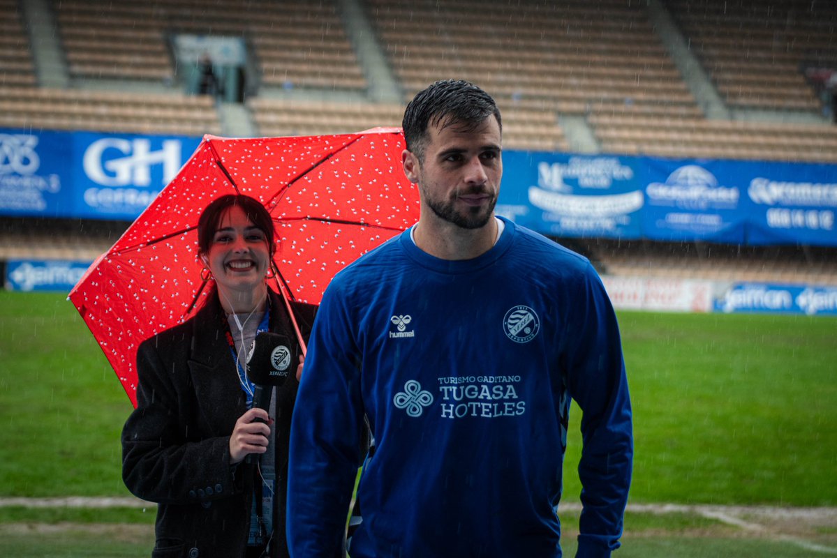 luciaguilarsan's tweet image. Llueva o truene ☔️

 ¡VAMOS @XerezDFC!

📸 @jotampartida