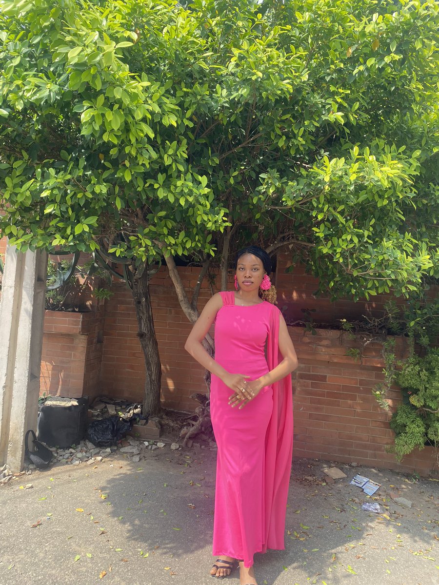 Temiday69581271's tweet photo. Cos this is the best dress I’ve worn this year and I look stunning!💖✨

Let me bless your eyes.💕💕 https://t.co/yNkpt7tUxD