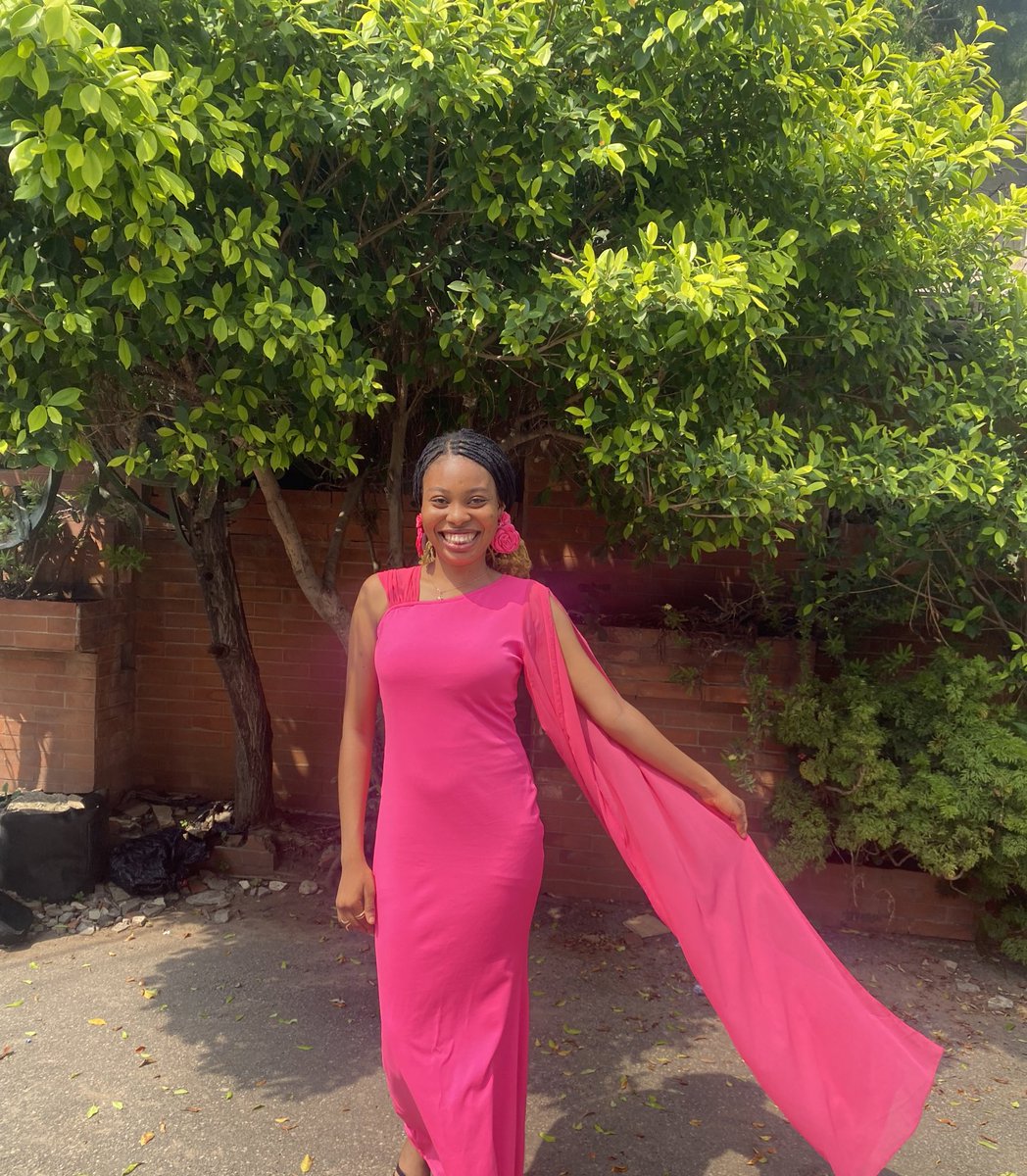 Temiday69581271's tweet photo. Cos this is the best dress I’ve worn this year and I look stunning!💖✨

Let me bless your eyes.💕💕 https://t.co/yNkpt7tUxD