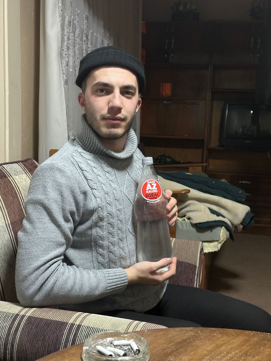 Uludağ gazozlar açılsın, apo piçi asılsın!
#uludağgazoz