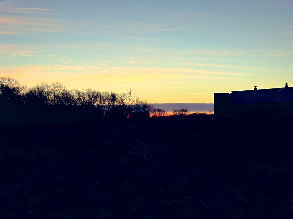 Kızılın, karanlıkla yaptığı muhabbet..