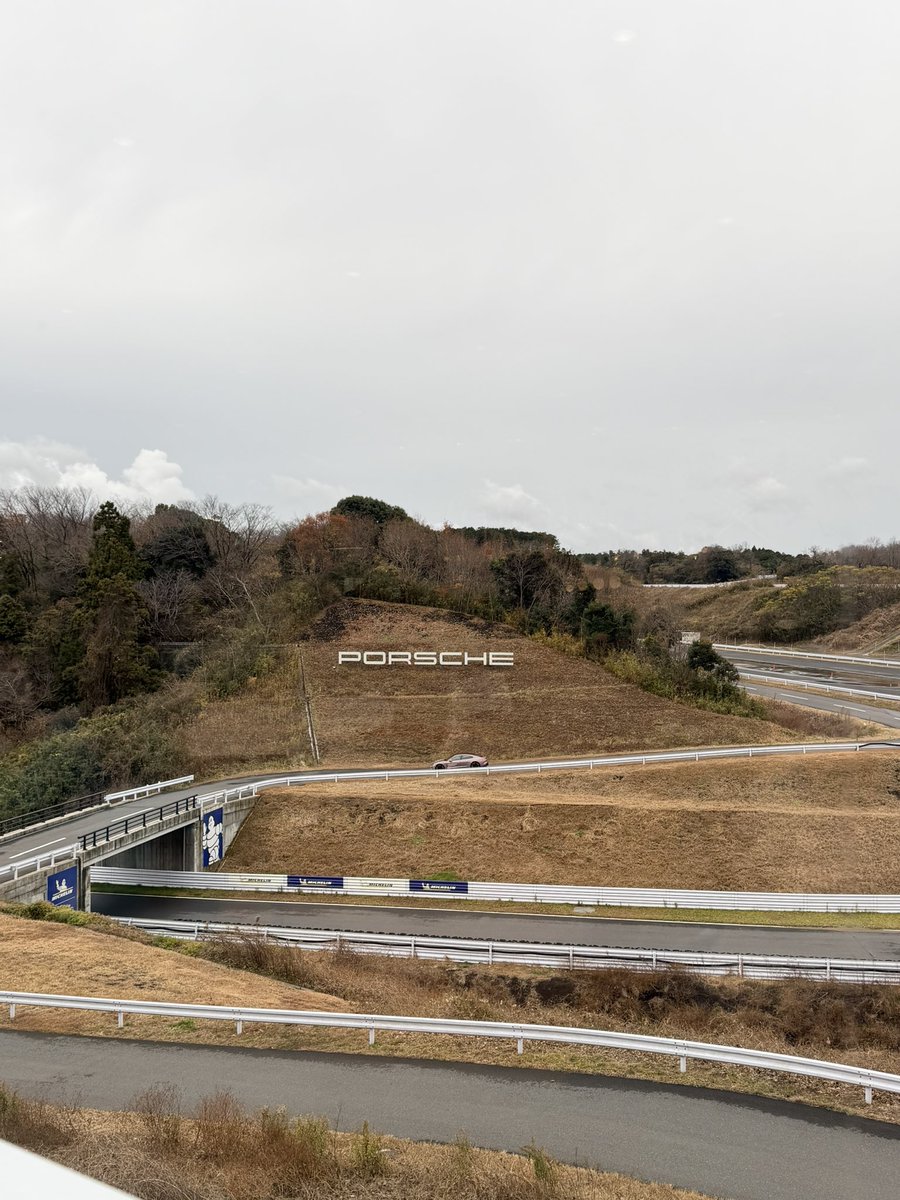 Porsche911M's tweet photo. からの、2年ぶりのエクスペリエンスセンター。あいにくの雨だったけど、楽しかった。 https://t.co/P4yEuI4eXf