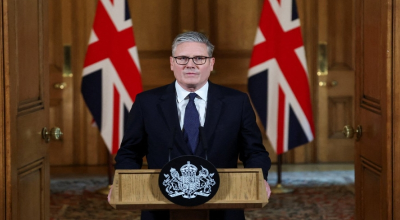 ستارمر يبحث مع ترامب ملف أوكرانيا وتعيين سفير بريطاني في واشنطن 