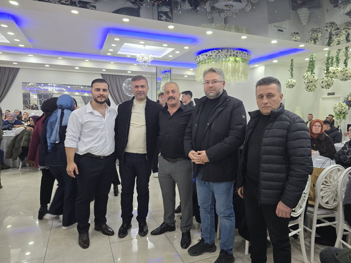 📍Arifiye

İlçe Başkanımız Hasan Çetinkaya ve yönetim kurulu üyemiz Mehmet Dereli ile birlikte; Şolpan ve Yavuz ailelerimizin kıymetli evlatlarının cemiyetine katılarak mutluluklarına ortak olduk.
Ailelerimizi tebrik ediyor, Melike ve Oğuzhan çiftimize iki cihan saadeti diliyorum