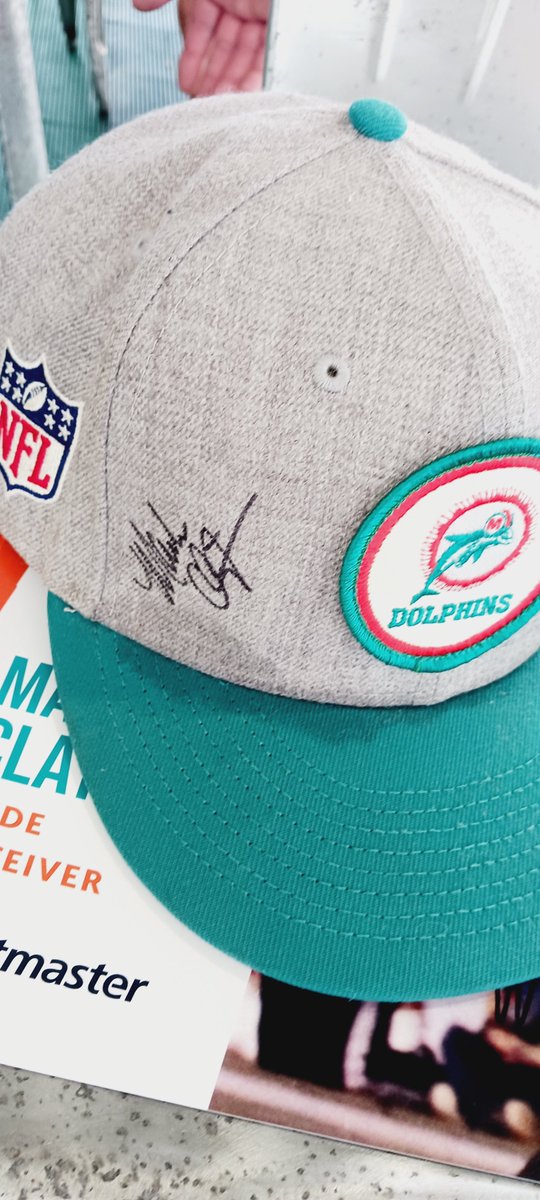 MarkNorth1981's tweet photo. Great day meeting @MarkDuper &amp; #MarkClayton at the @MiamiDolphins game https://t.co/IZOrplTXQh