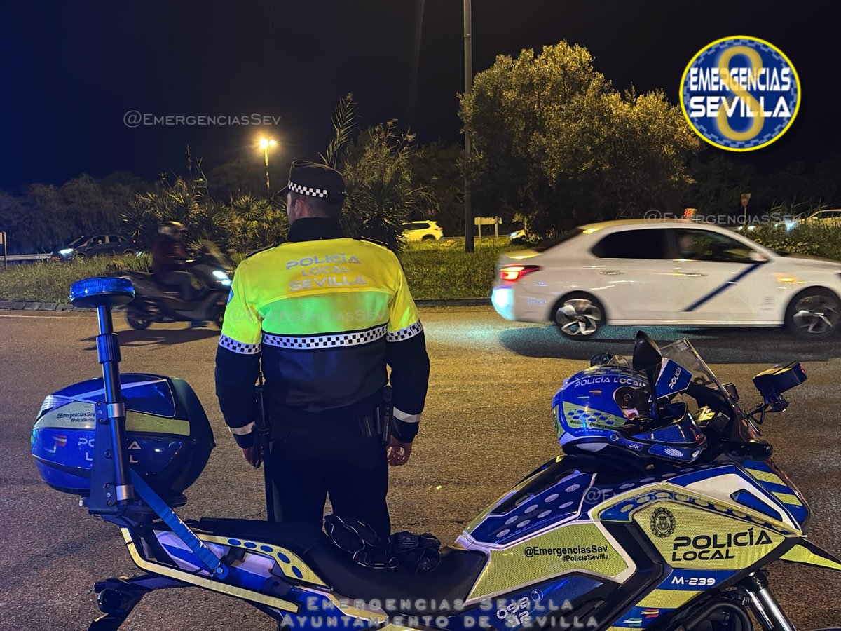 EmergenciasSev's tweet image. Activado con normalidad el dispositivo especial desplegado por Policía Local en el entorno del @EstadioCartuja con ocasión del encuentro #RealBetisGetafe que se celebrará a las 21:00 h. entre el @RealBetis y el @GetafeCF 
Sigue las indicaciones de los agentes que han activado…