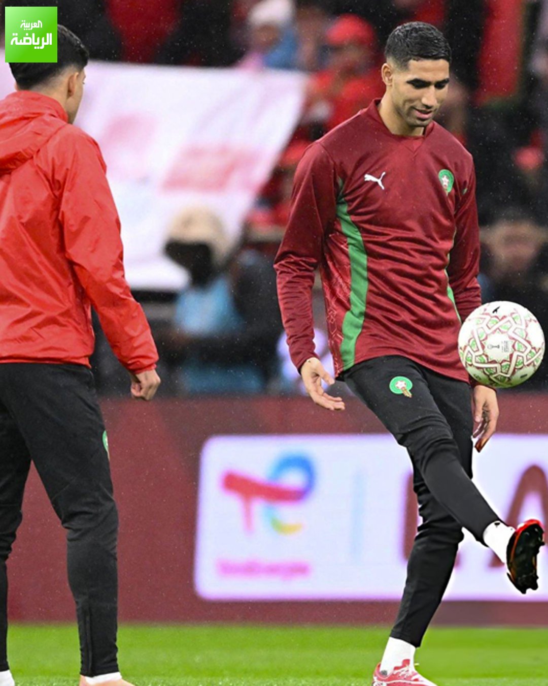 عمليات إحماء لاعبي منتخب المغرب قبل مواجهة جزر القمر في كأس أمم إفريقيا 
