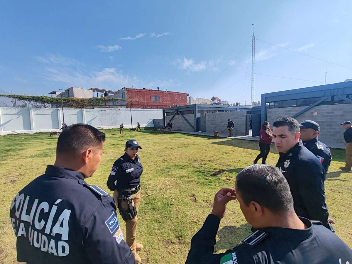 vmpuebla's tweet image. Seguridad| #Supervisa titular de la #SSC, la comisaría #norte y grupos especiales de la policía de la ciudad

@SSC_Pue
@pepechedrauimx

#VisiónMetrópoli 

Visítanos 
visionmetropoli.com 

visionmetropoli.com/supervisa-titu…