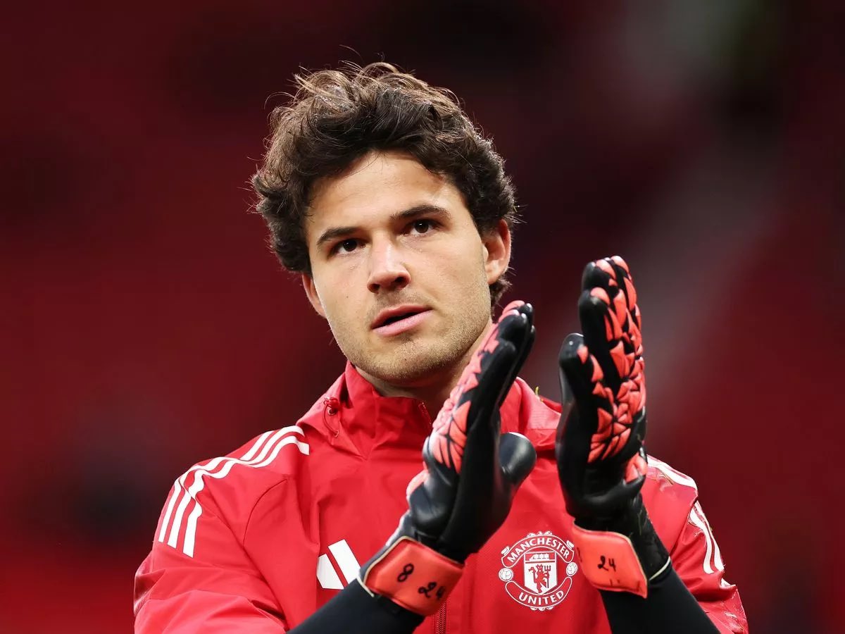 Lfc_samie's tweet image. 17 goals conceded in 11 games for Manchester United.

“Lammens you changed my life”