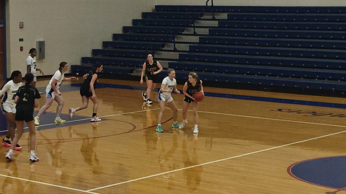 Pipeballer123's tweet image. Scored my 1st Varsity @KenstonGBball pts Friday and picked up with @AMGoldOhio for 4 games at @ZipsSB sat/sun! Thank you @nix131313 @ZipsCoachZ @cailey_joyce
 Was so fun to play with @Leilana_5 again ❤️ @2K11Hotshots @ohiovarsity @KenstonSoftball @NHPreps #slapper #multisport