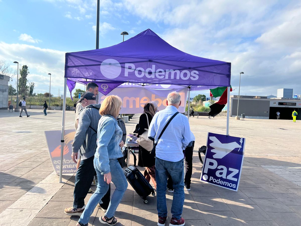 PodemosPrat's tweet photo. 💜🔥 ¡VUELVE PODEMOS ! ✊🚀

Tras la marcha de Carmelo Declara a El Prat en Comú
¡RENACEMOS MÁS FUERTES! 💪 
Voz para la izquierda del PSOE y SUMAR
🎯 Construyamos un Prat JUSTO y SOLIDARIO juntos. 💜🏘️
¡TE NECESITAMOS! 👉📱 644884008 / 📧 podemoselpratoficial@gmail.com https://t.co/pFlEOueCkH