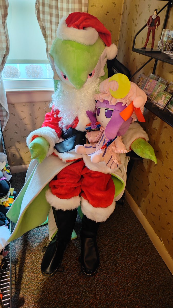 MasterScrub's tweet image. And what would you like for Christmas? Hmm? "For Marisa to stop stealing your books"? I'm just Santa, not a miracle worker!