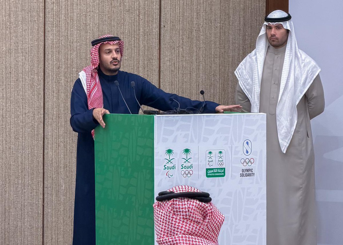 باعشن يفتتح منتدى اللاعبين الرابع بمشاركة أكثر من 100 لاعب وممثل عن لجان اللاعبين
<a href="/almaystrw51342/">متعب الجوهر( المايسترو)</a> 
الرياض - متعب الجوهر 

افتتح الرئيس التنفيذي والأمين العام للجنة الأولمبية والبارالمبية السعودية، الأستاذ عبدالعزيز بن أحمد باعشن، منتدى اللاعبين الرابع، بحضور عضو مجلس إدارة اللجنة