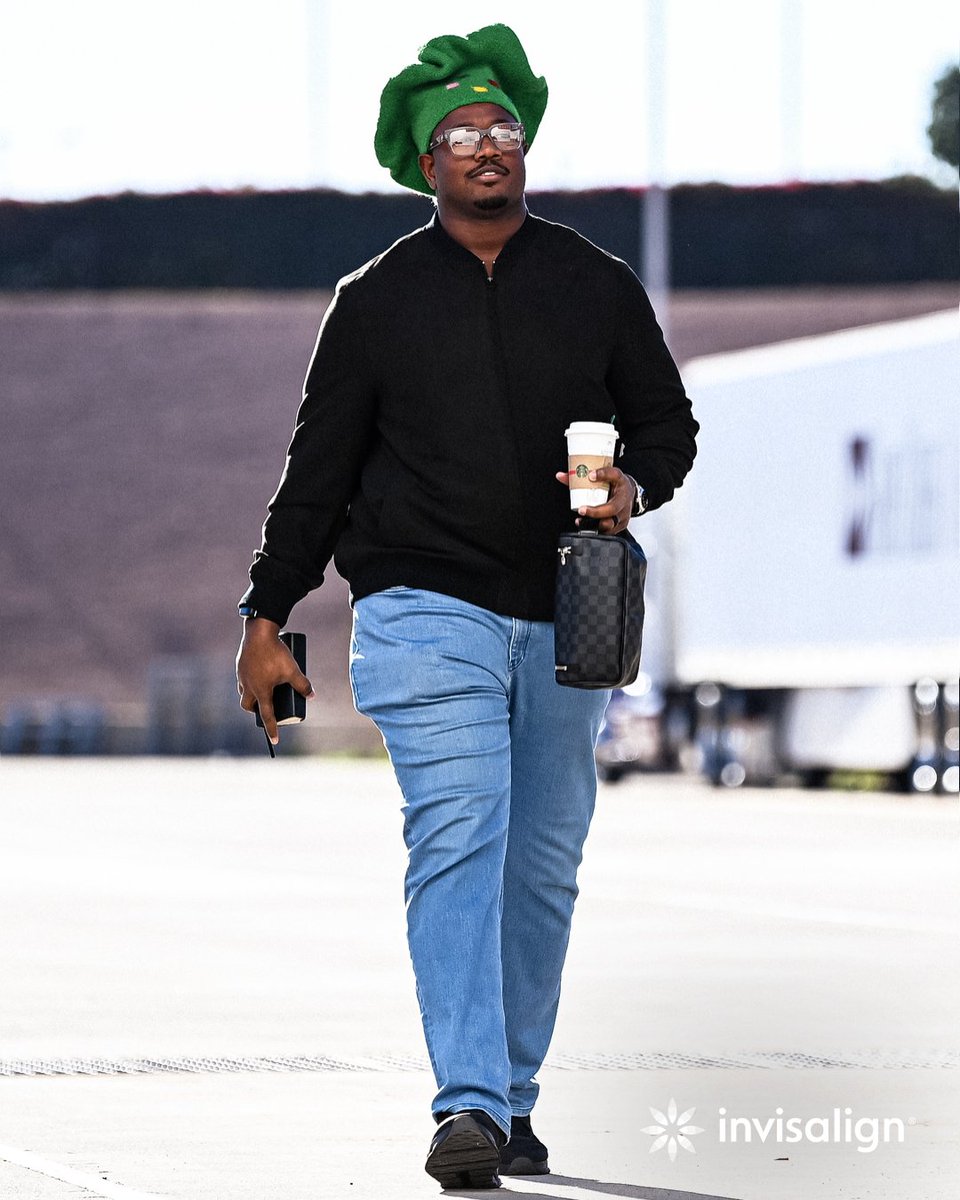 AZCardinals's tweet photo. Kelvin in the holiday spirit. 🎄

#WPMOYChallenge | @KelvinBeachumJr https://t.co/T9lQtUmLt9