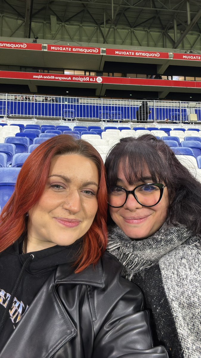 ON EST EN PLACE ALLEZ L’OL 🔴🔵
<a href="/WonderSo__/">So 🍂</a> <a href="/OL/">Olympique Lyonnais</a>