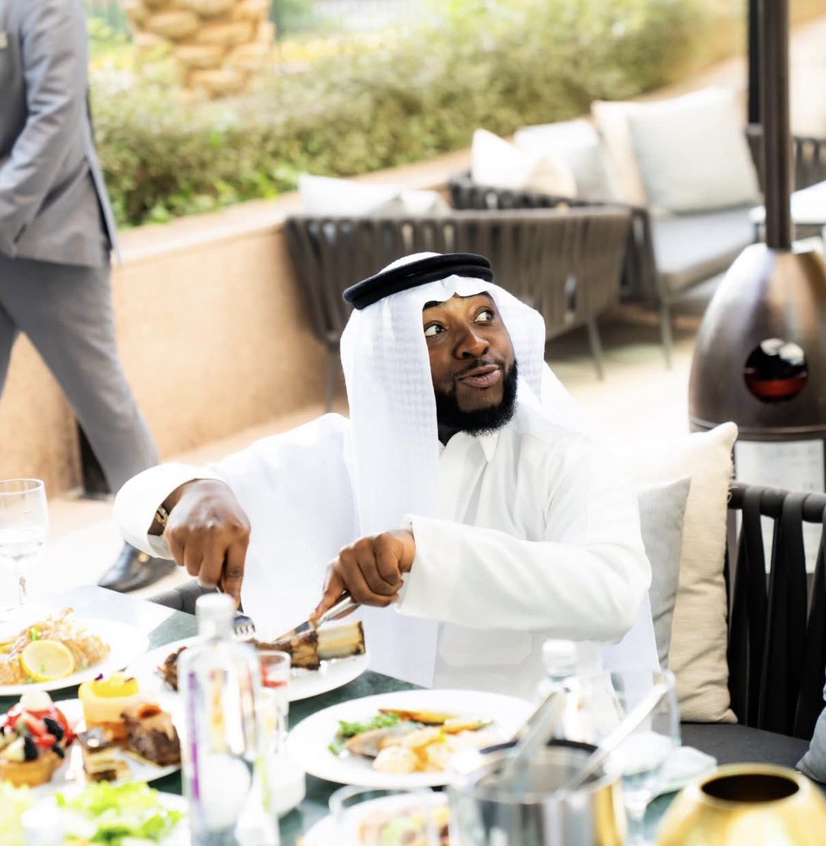 abazwhyllzz's tweet image. Davido is the first musician to perform at the opening ceremony of the FIFA World Cup and the AFCON🇳🇬🐐