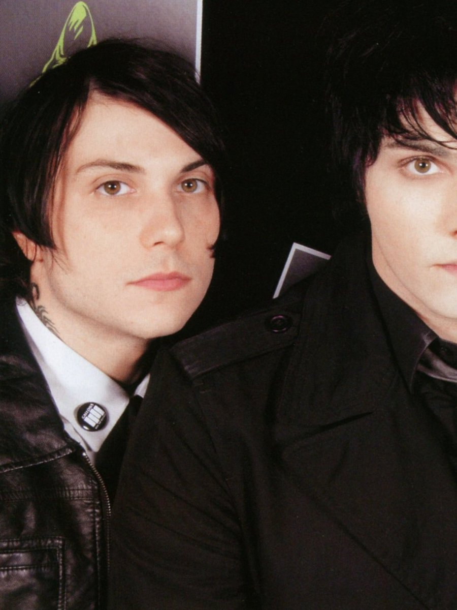 knives4knights's tweet image. this is the most puppy he's ever looked