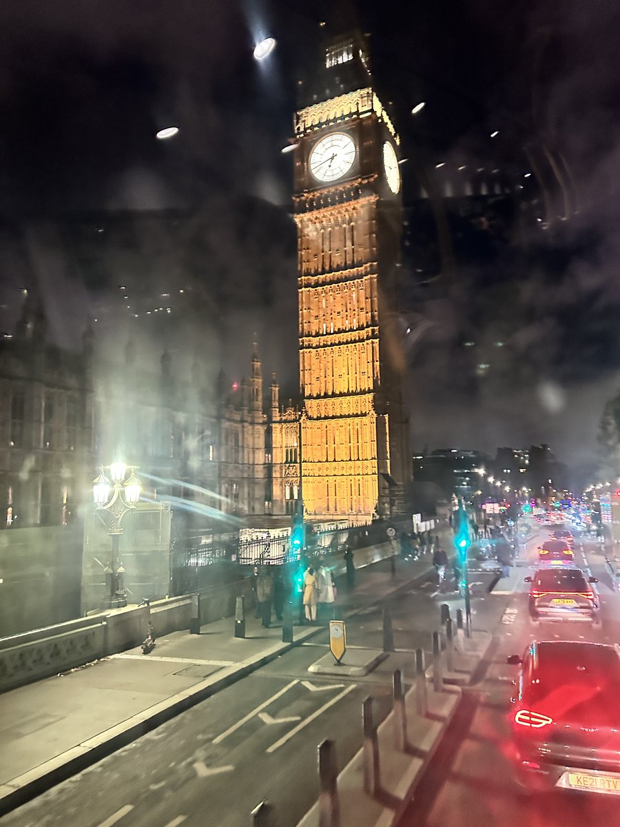 Cozy Christmas listening party from London, including “I Like Christmas (The Lights, Ya Know)” — a Song of the Year winner.
 START TIME:
Sunday, Dec 21 at 7:00 pm London (GMT)
Which is:
•2:00 pm Toronto
•11:00 am Los Angeles
•3:00 am Hong Kong 
🎧 loom.ly/caFSC8Y