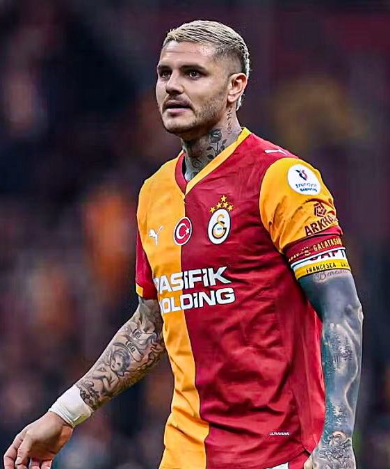 “Yani taraftar o kadar seviyor ki sanki maç 0-0’da son dakika golü gelmiş gibi..”