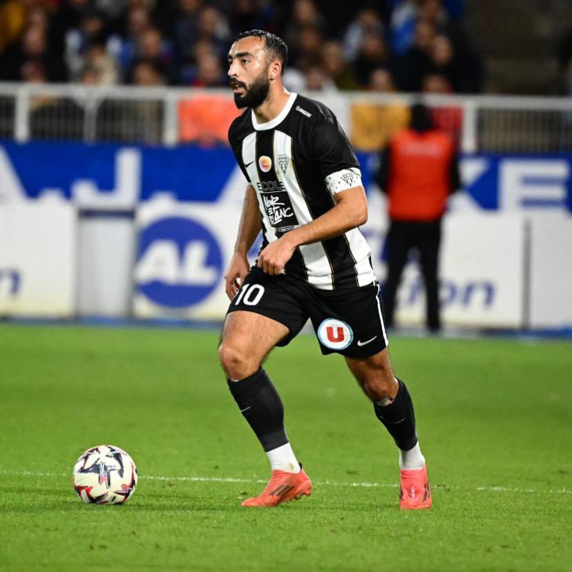 GonesArea's tweet image. 🚨🚨 𝗟’𝗢𝗟 𝗧𝗘𝗡𝗧𝗘 𝗟𝗘 𝗖𝗢𝗨𝗣 𝗔𝗕𝗗𝗘𝗟𝗟𝗜

Le milieu algérien est d’accord pour rejoindre l’OL !

L’OL doit encore convaincre Angers de lâcher son joueur cet hiver.

En parallèle, Tessmann ne sera pas retenu en cas d’offre satisfaisante.

(@hugoguillemet)

#Mercato…