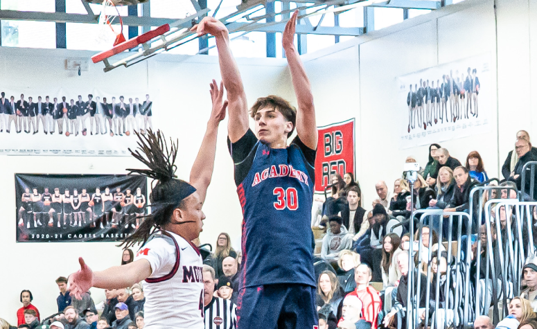 steve_hewitt's tweet photo. Jack Louridas' 49-point performance was also a reflection of his evolution as an all-around player. He made smart plays as a lead ball-handler, and he grabbed a key rebound to seal the win.

“He’s added stuff to his game every year.”

More @nehoopjournal: https://t.co/qmA7fYQQFL https://t.co/lbU4gdKJ0T