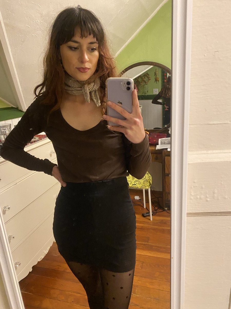 smEllie jane ☭ tweet media