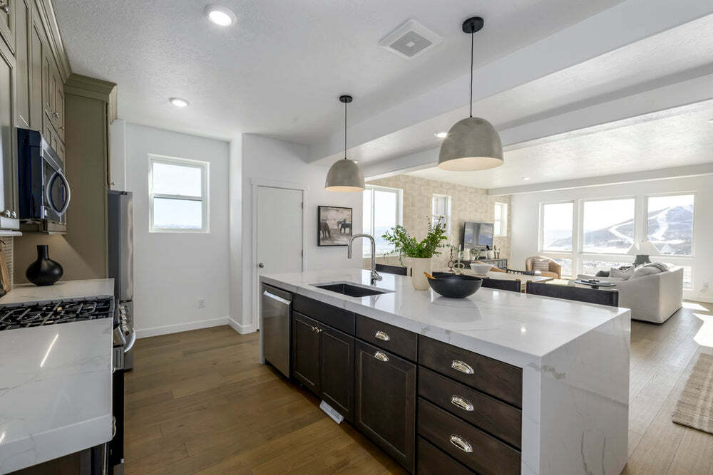 garbetthomes's tweet photo. With only a few days left of 2025, Garbett is giving incredible incentives on Move-In Ready Homes! Lock in your sales contract by December 31st to grab these amazing offers. You'll enjoy lasting savings on your new home. Check out all the details here: 
👉 https://t.co/yAtNIZLkP1 https://t.co/ljq3FJUOuR